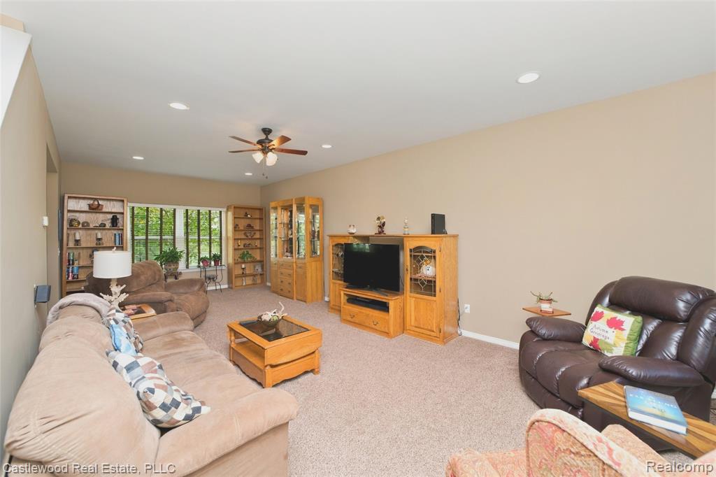 5616 Jada Drive Property Photo 7