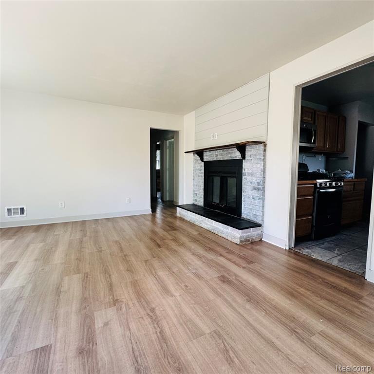31308 Hathaway Street Property Photo 6