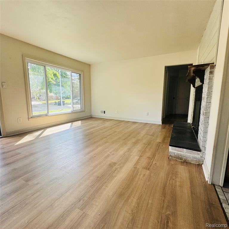 31308 Hathaway Street Property Photo 7