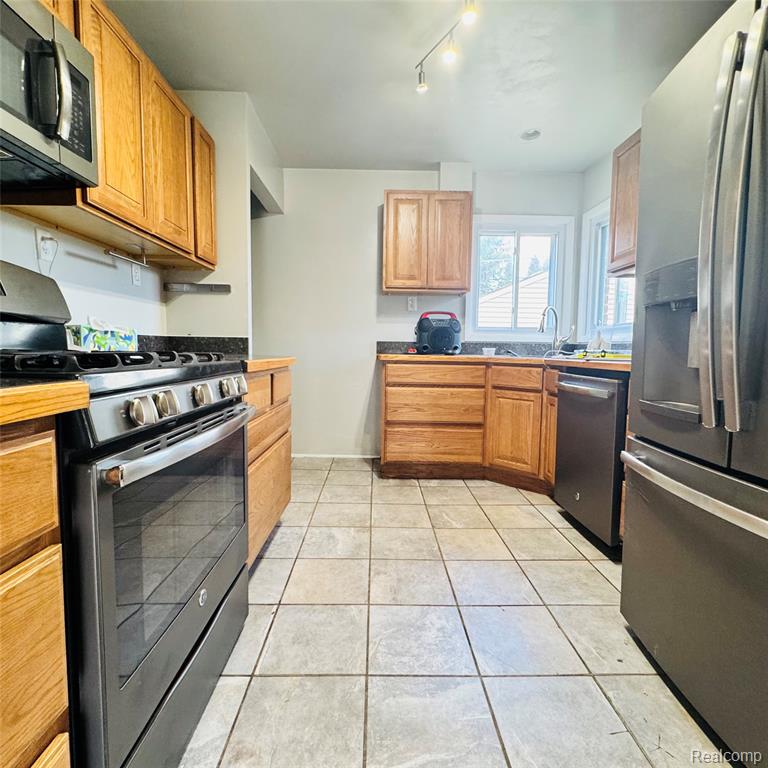 31308 Hathaway Street Property Photo 17
