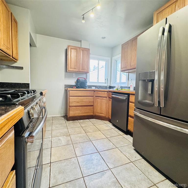 31308 Hathaway Street Property Photo 18