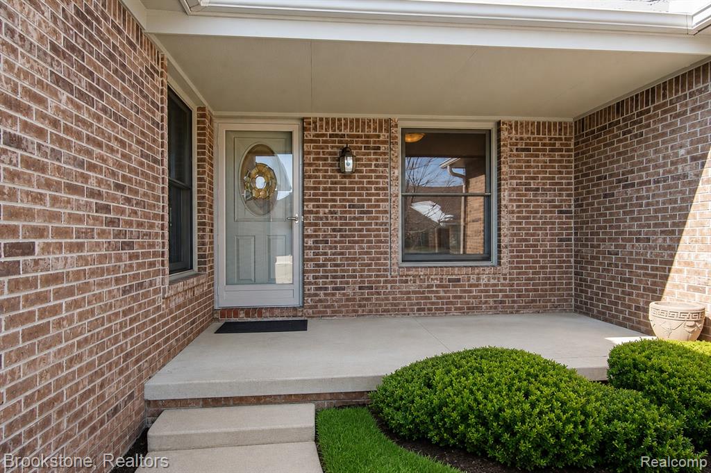 35413 Upmann Drive Property Photo 2