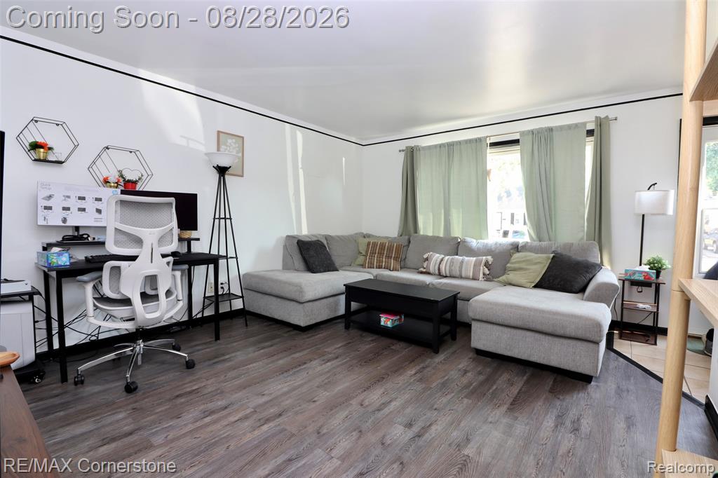 34280 Harroun Street Property Photo 5