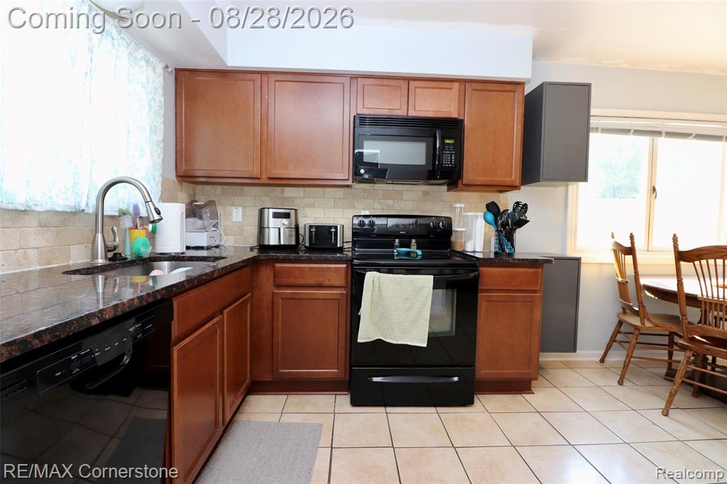 34280 Harroun Street Property Photo 6