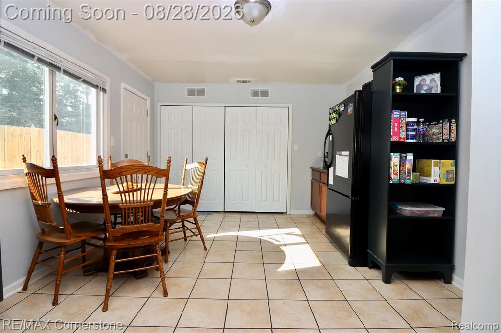 34280 Harroun Street Property Photo 8