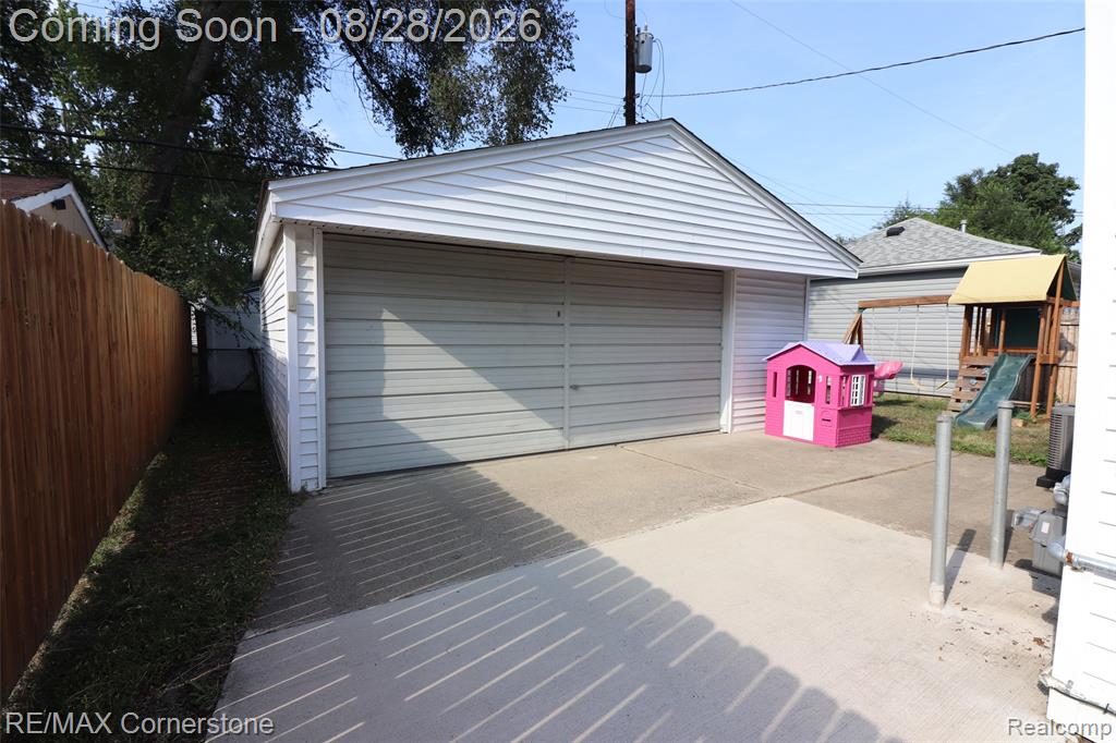 34280 Harroun Street Property Photo 19