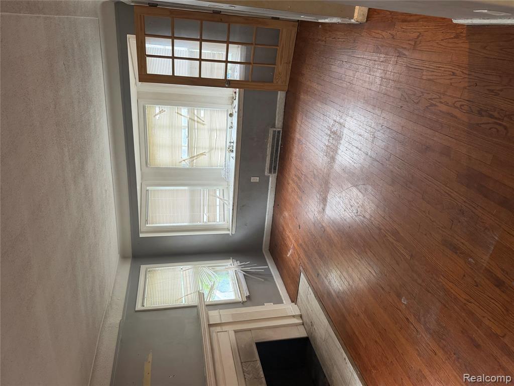 16537 Strathmoor Street Property Photo 4