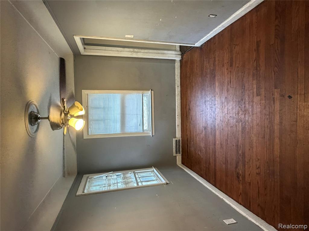 16537 Strathmoor Street Property Photo 10