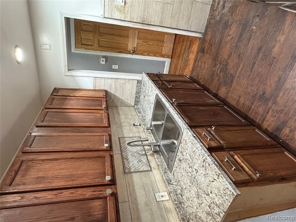 16537 Strathmoor Street Property Photo 13