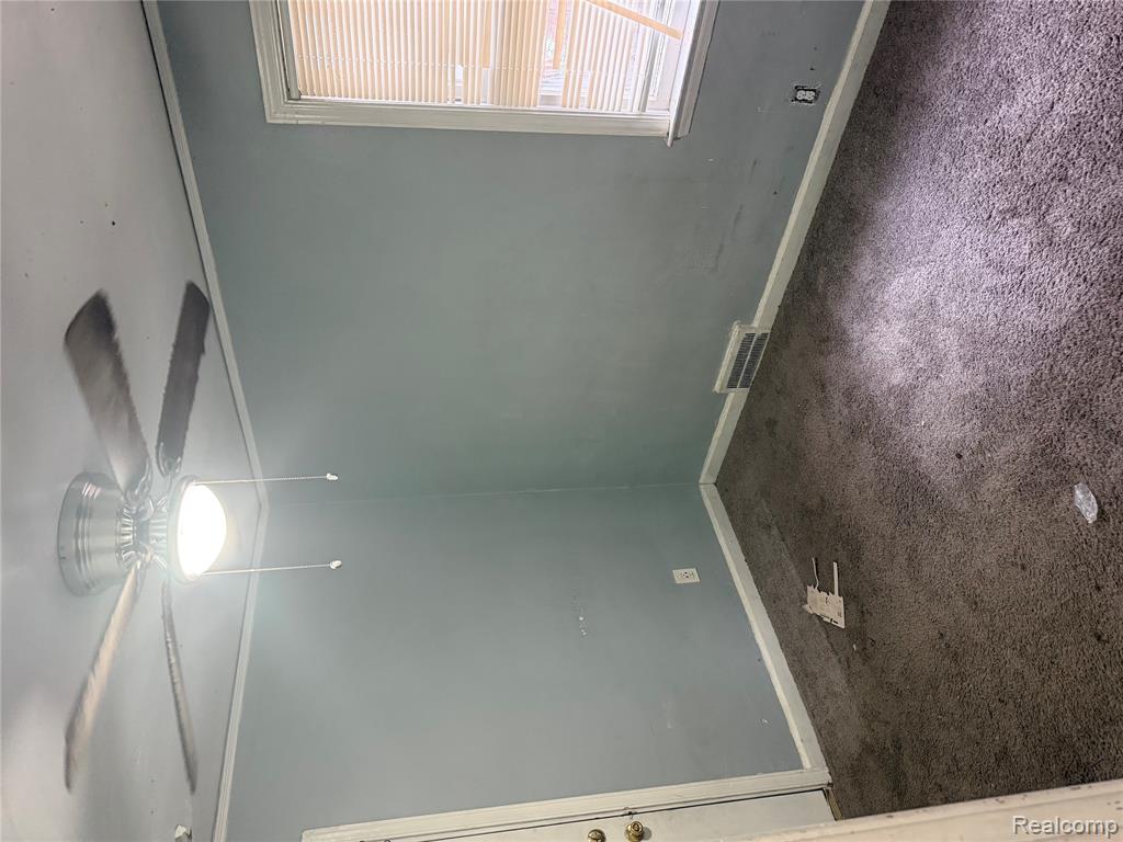 16537 Strathmoor Street Property Photo 19