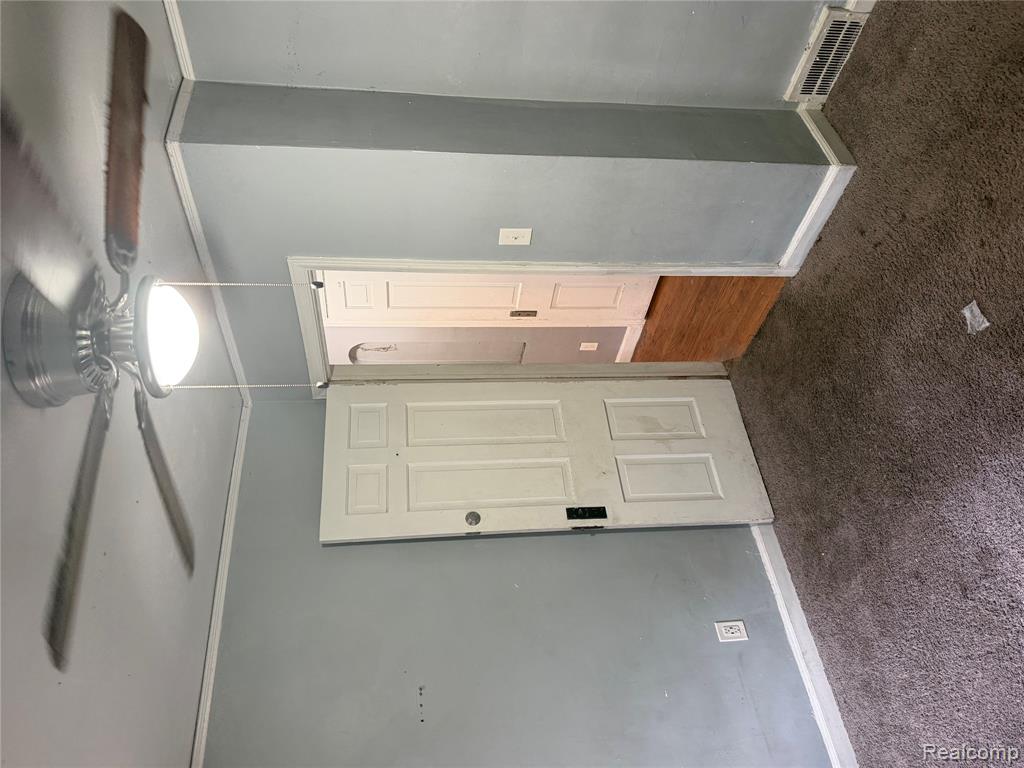 16537 Strathmoor Street Property Photo 20