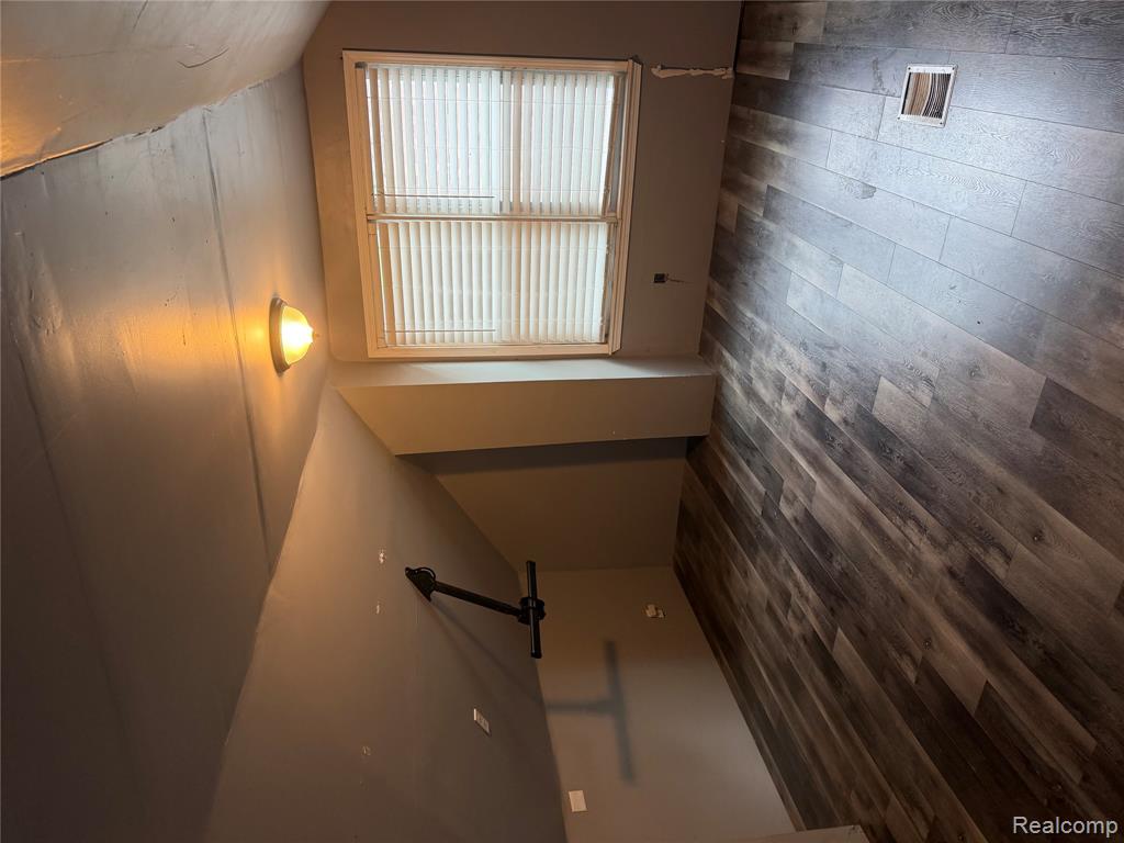 16537 Strathmoor Street Property Photo 27