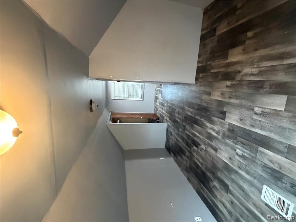 16537 Strathmoor Street Property Photo 28