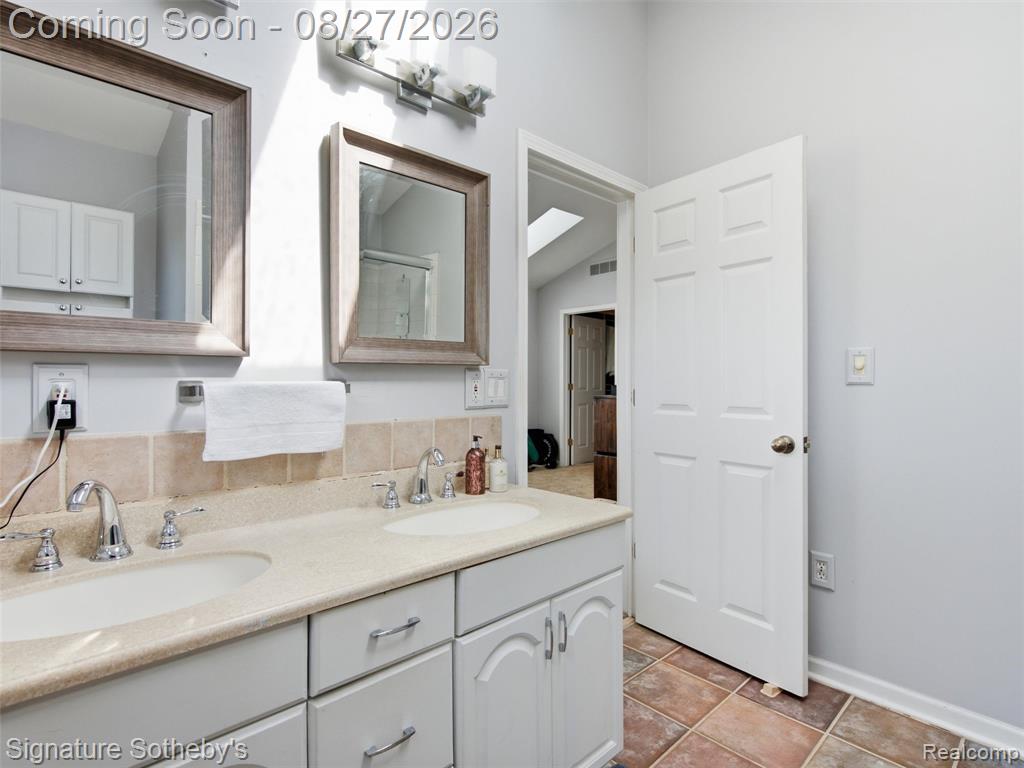 1444 Holland Street Property Photo 30