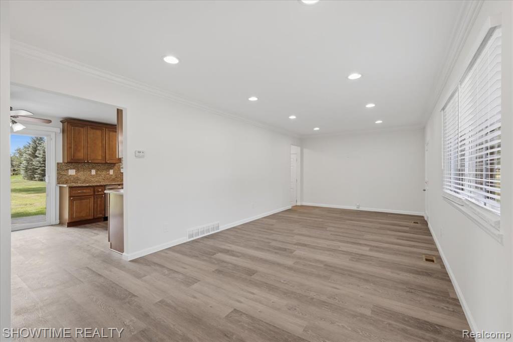 29255 Utley Road Property Photo 8