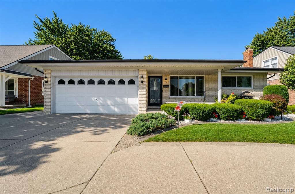13167 Kozak Drive Property Photo 1
