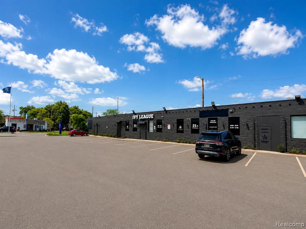 465 S Schaefer Highway Property Photo 1
