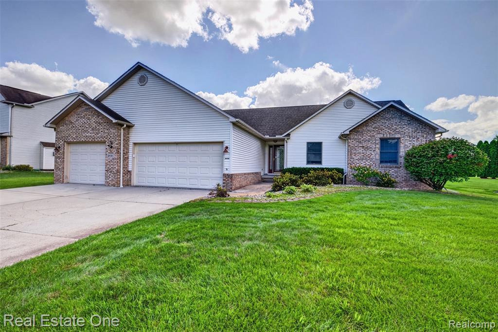 8150 Boulder Drive Property Photo 1