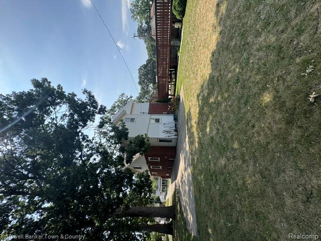 18647 Robert Street Property Photo 5