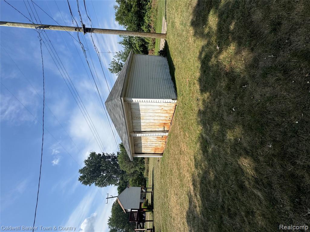 18647 Robert Street Property Photo 8