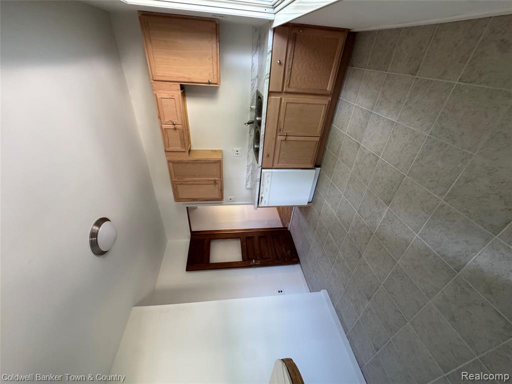 18647 Robert Street Property Photo 10