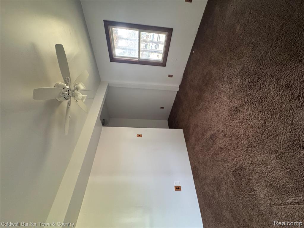 18647 Robert Street Property Photo 13