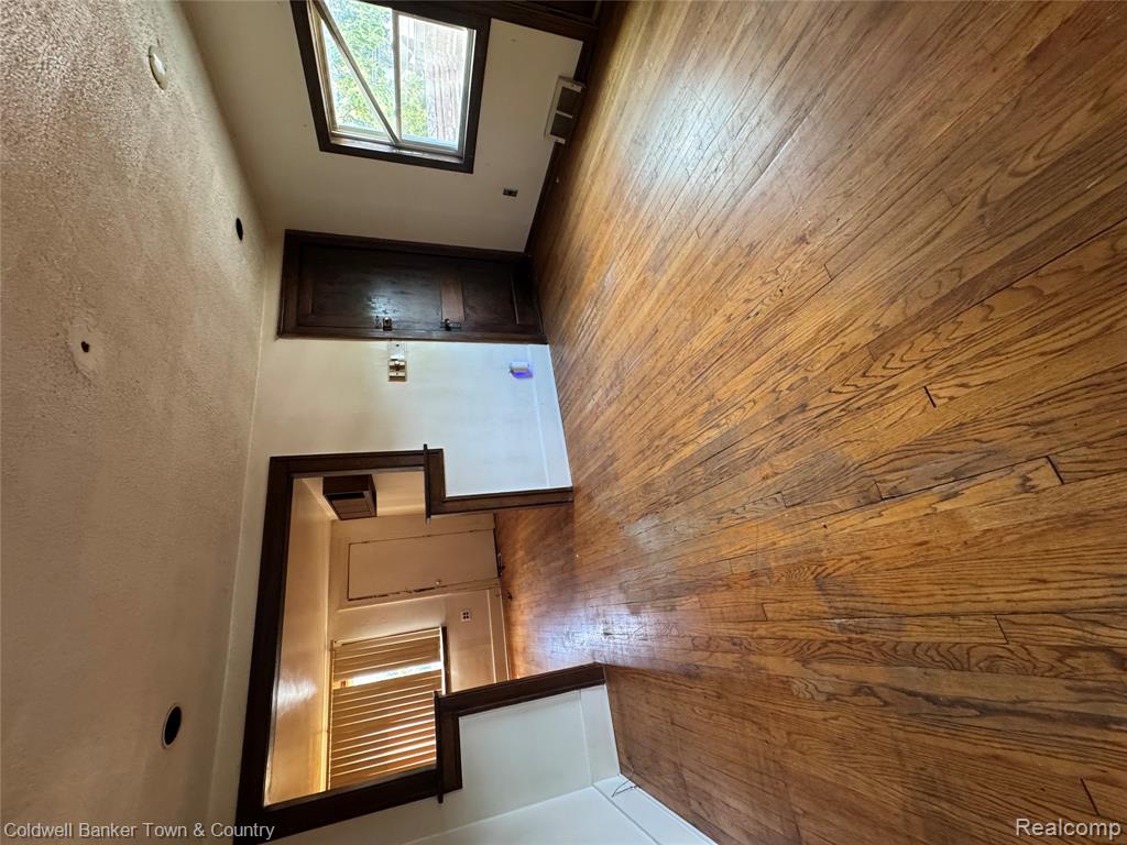 18647 Robert Street Property Photo 14