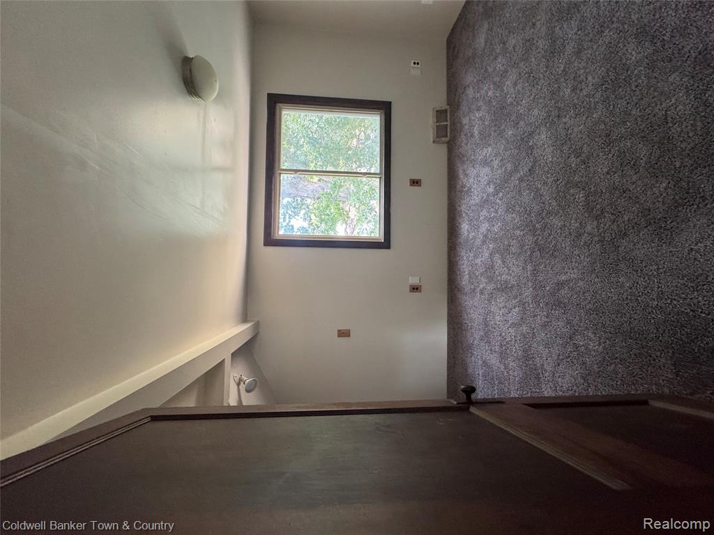 18647 Robert Street Property Photo 19