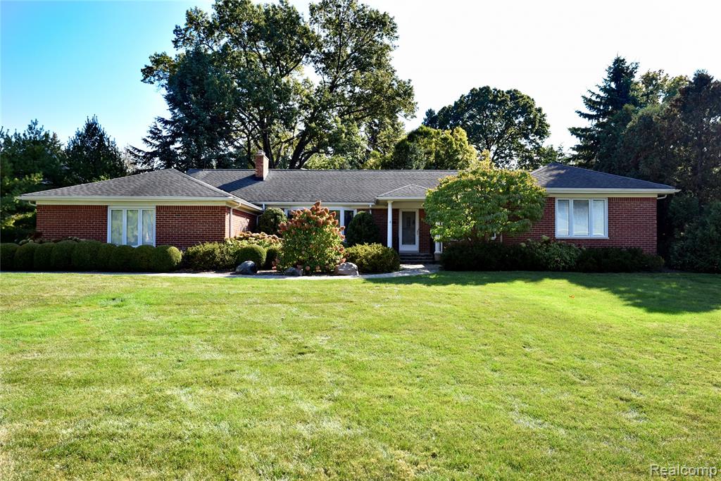 3851 Carriage Road