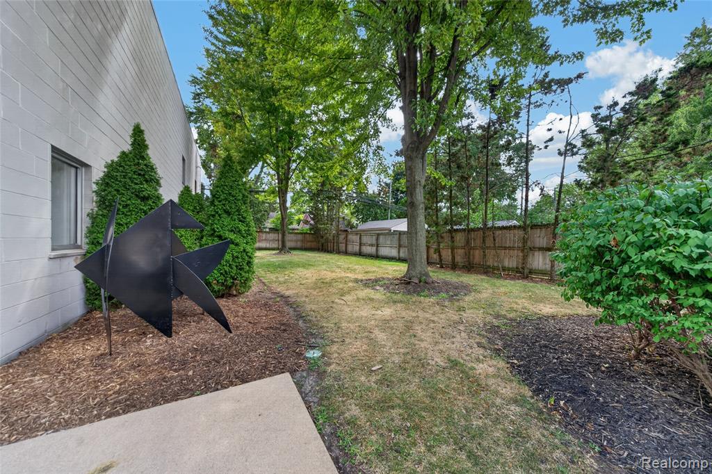 432 E Parent Avenue Property Photo 12