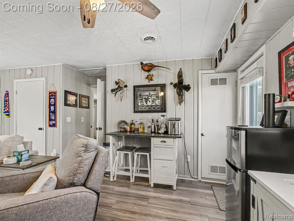 1717 Kennedy Road Property Photo 4