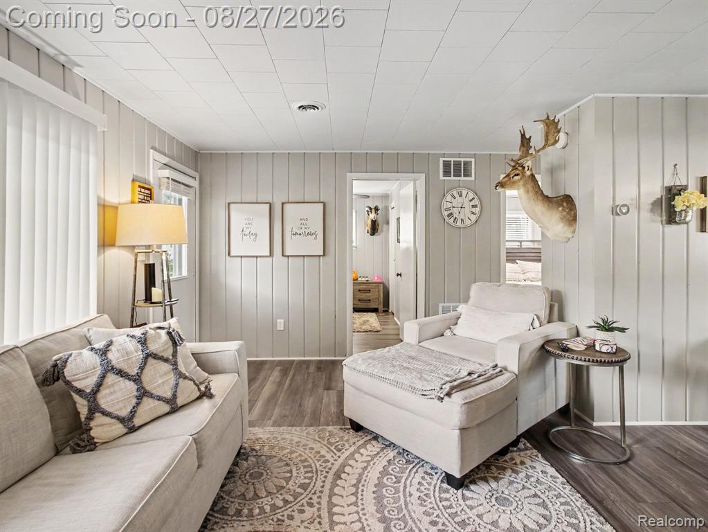 1717 Kennedy Road Property Photo 7