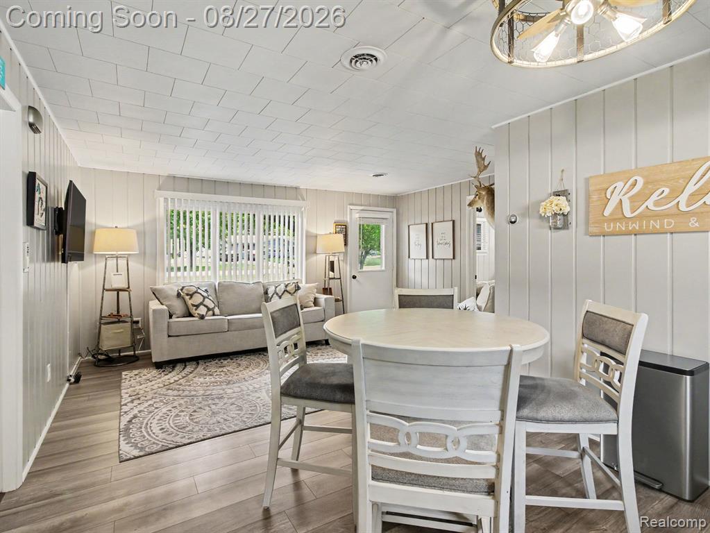 1717 Kennedy Road Property Photo 13