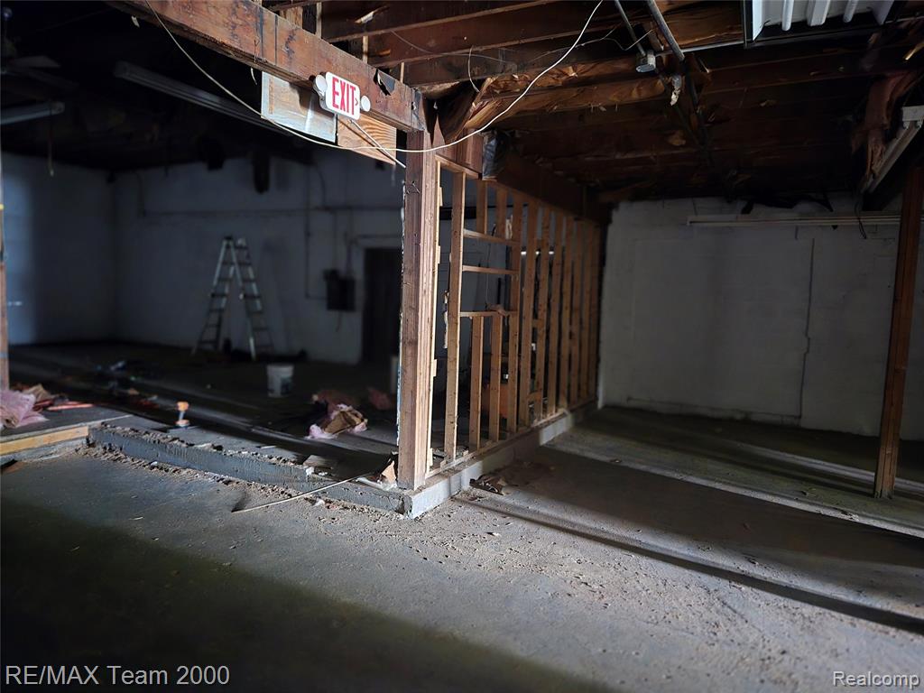 20741 Inkster Road Property Photo 5