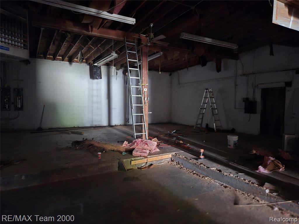 20741 Inkster Road Property Photo 8