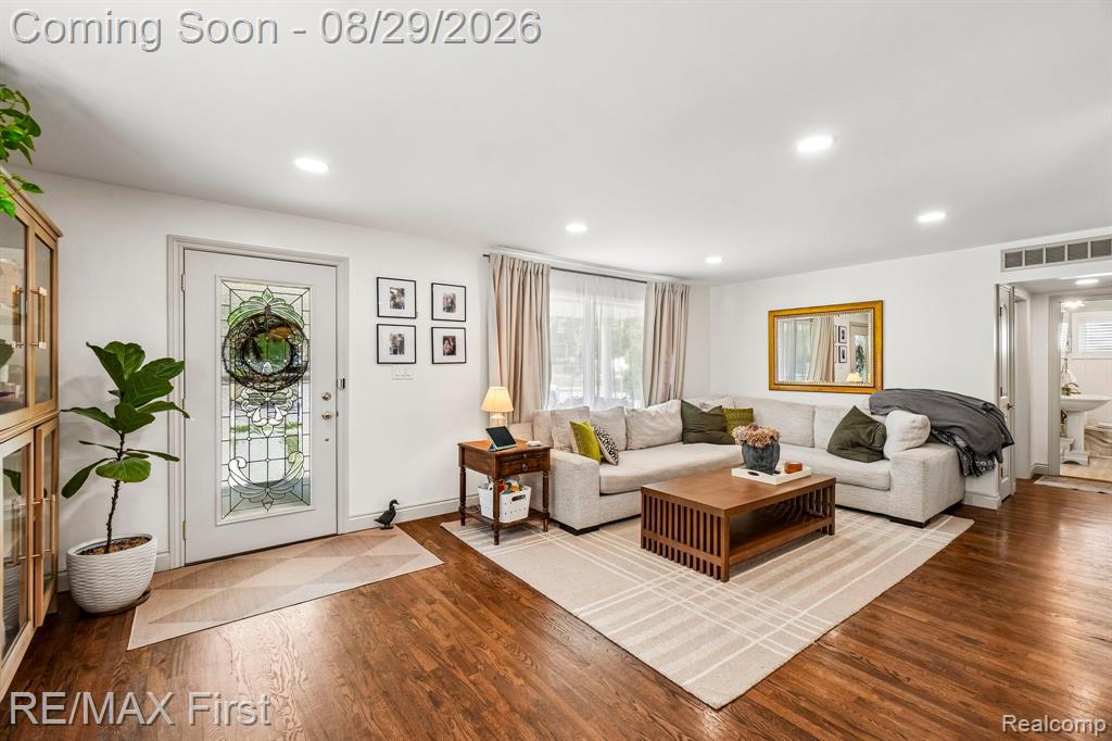 3202 Prairie Avenue Property Photo 3