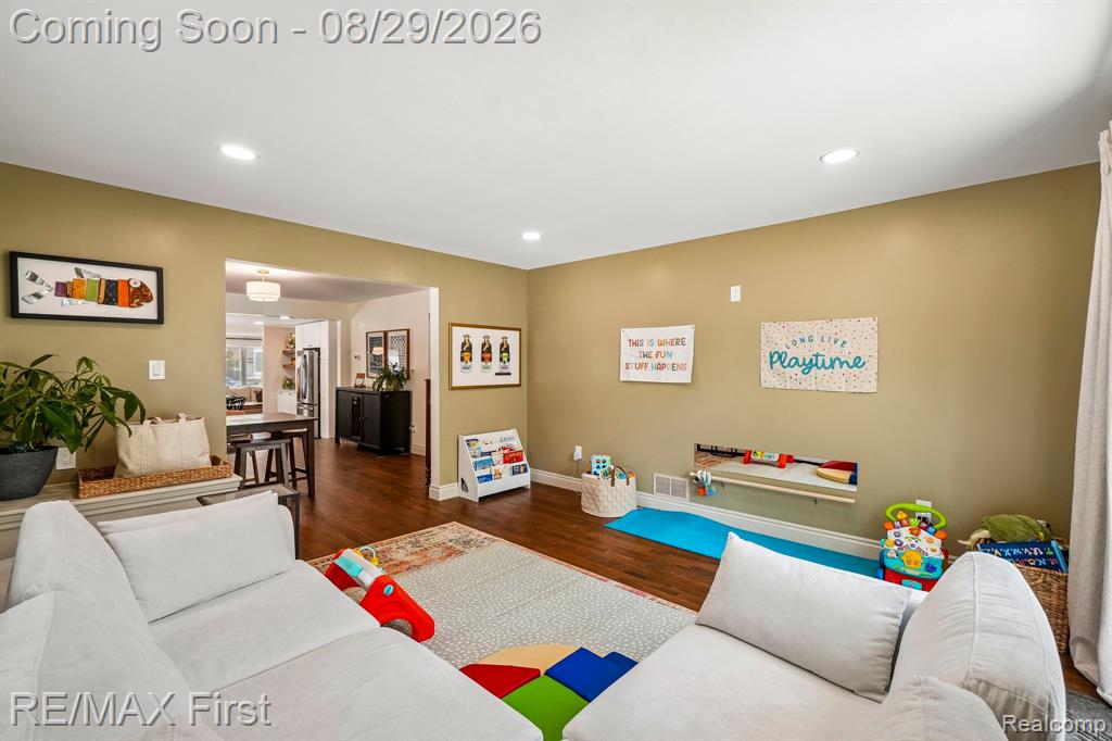 3202 Prairie Avenue Property Photo 8
