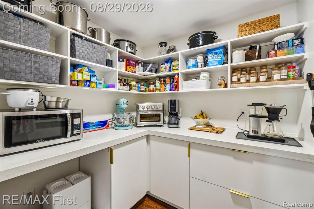 3202 Prairie Avenue Property Photo 12
