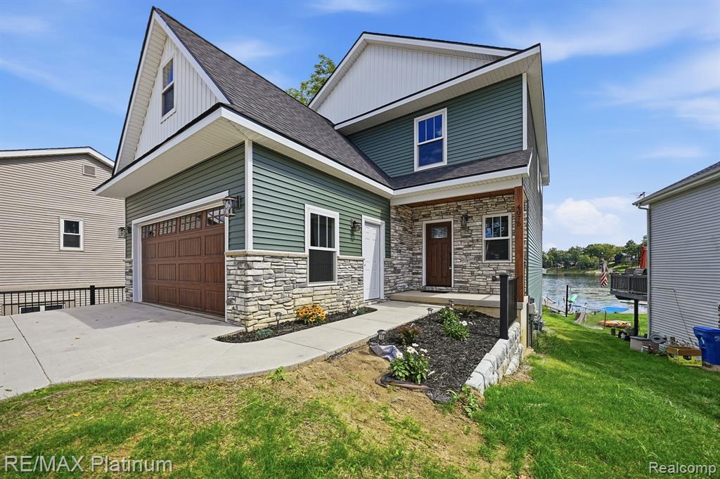 4075 Highcrest Drive Property Photo 1