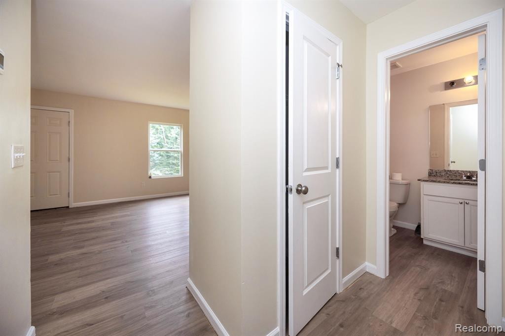 10306 Island Lake Drive Property Photo 13