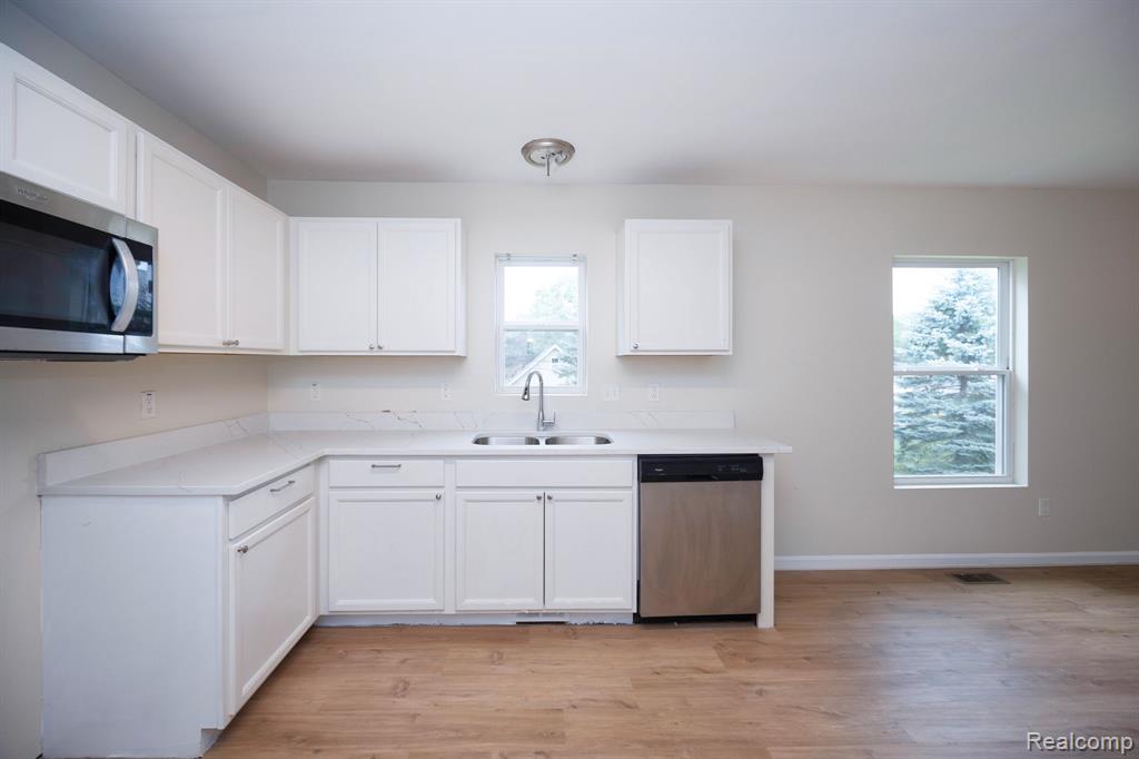 10306 Island Lake Drive Property Photo 16