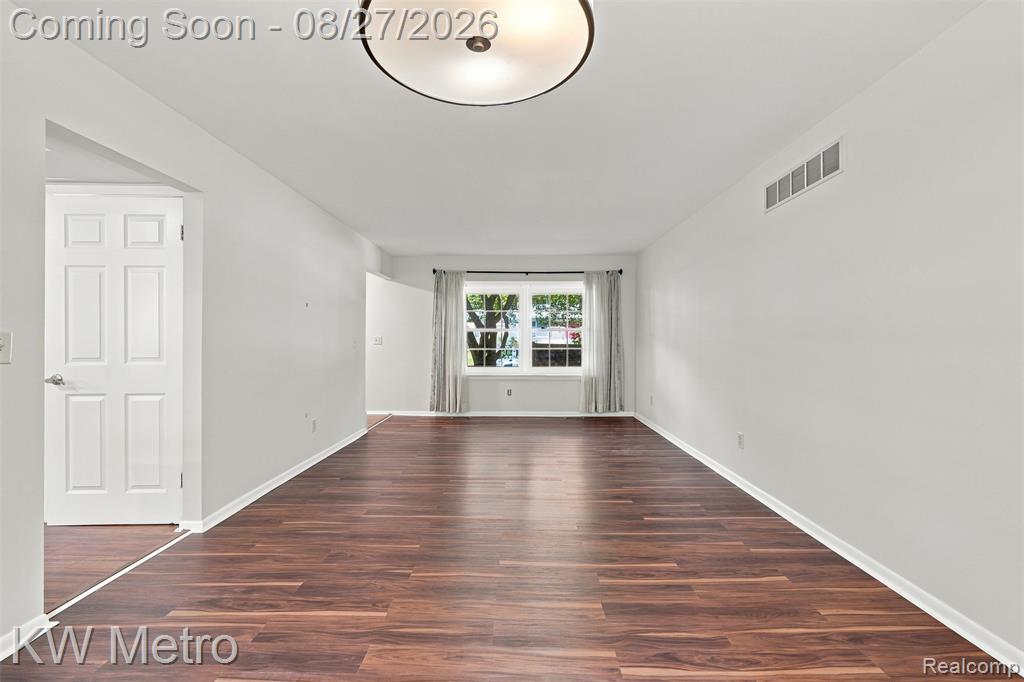 4769 Hardwoods Drive Property Photo 5