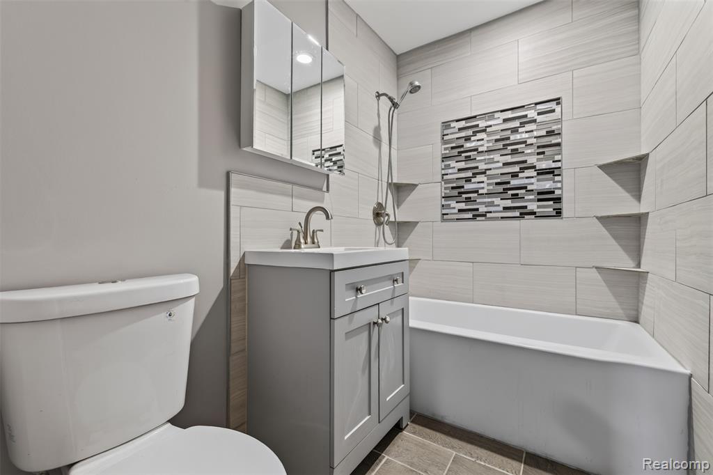 2070 Harwine Street Property Photo 3