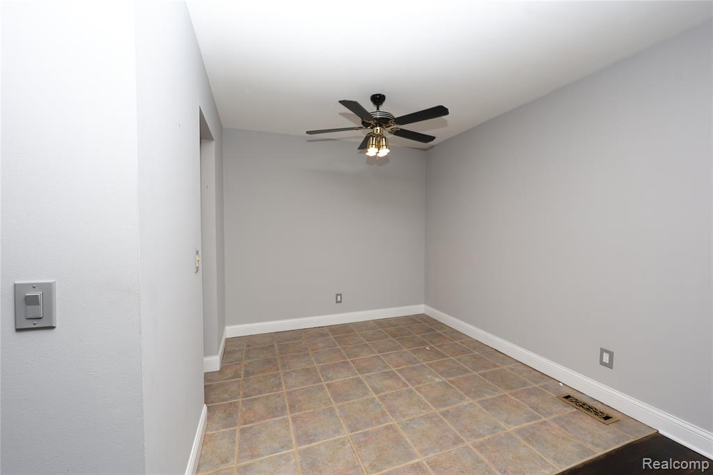 683 E Fox Hills Drive Property Photo 14