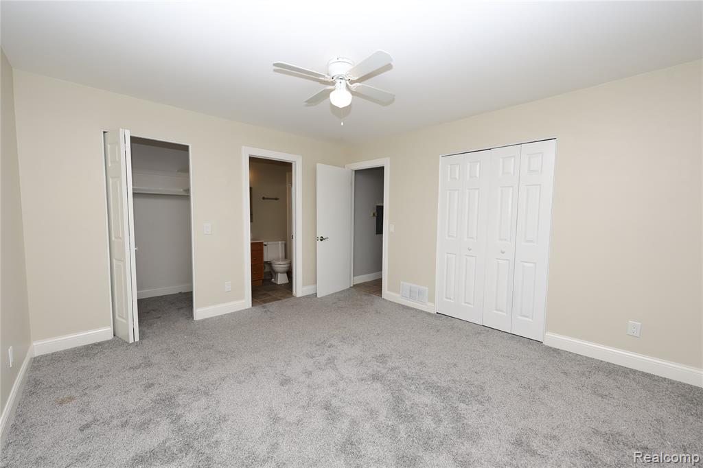 683 E Fox Hills Drive Property Photo 21