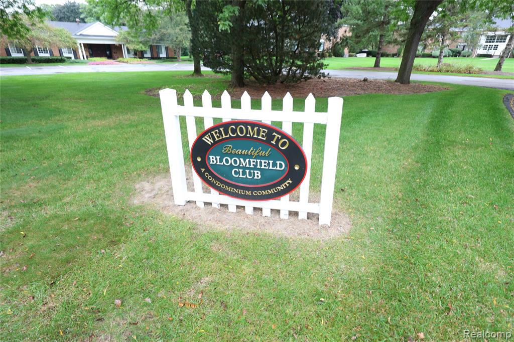 683 E Fox Hills Drive Property Photo 31