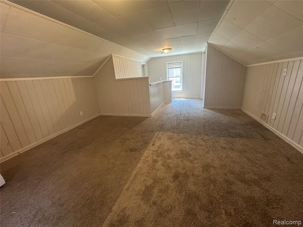 20452 Tracey Street Property Photo 11
