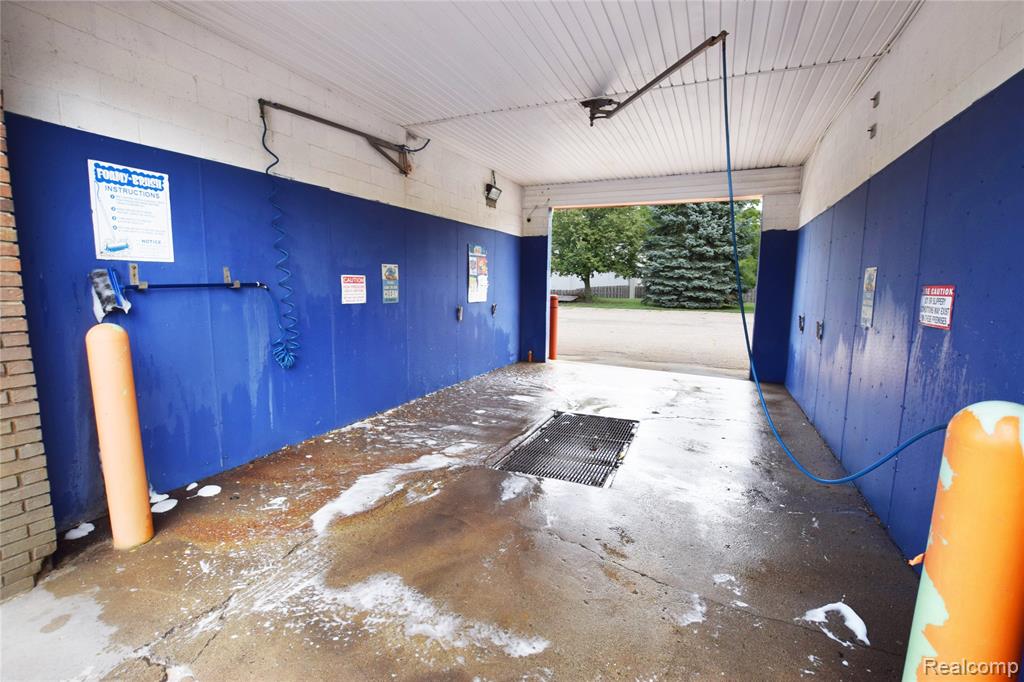 5069 Fenton Rd Road Property Photo 3