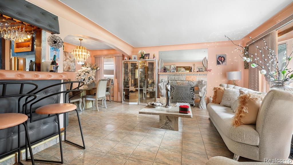 15120 Whitcomb Street Property Photo 7