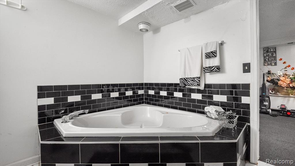 15120 Whitcomb Street Property Photo 22